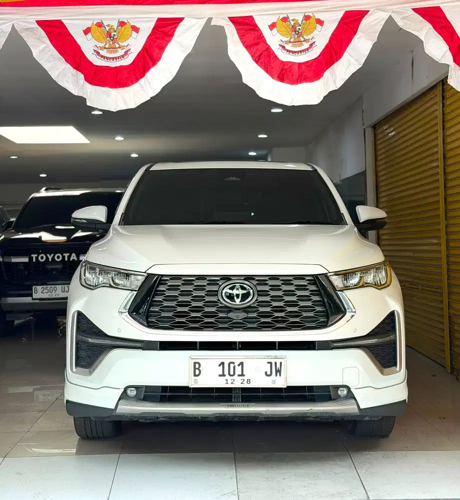 Kijang Innova Zenix 2.0 Q TSS Hybrid Modelista 2023 Putih Vieta Motor