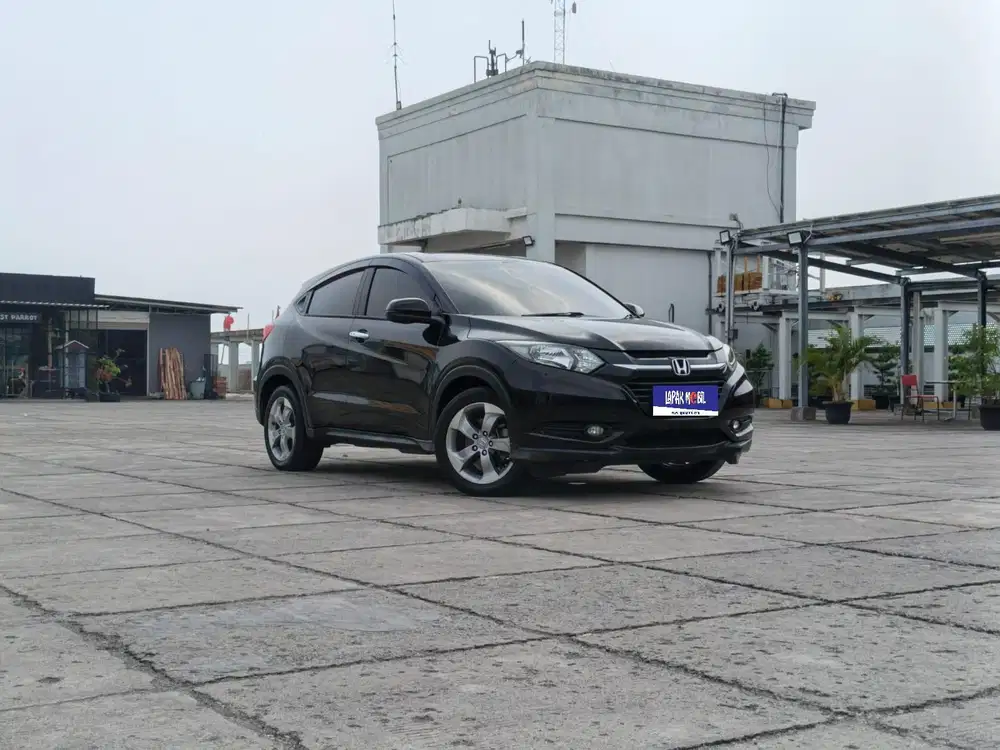 Honda HR-V HRV 1.5 E MATIC AT 2018 Hitam KM 89RB