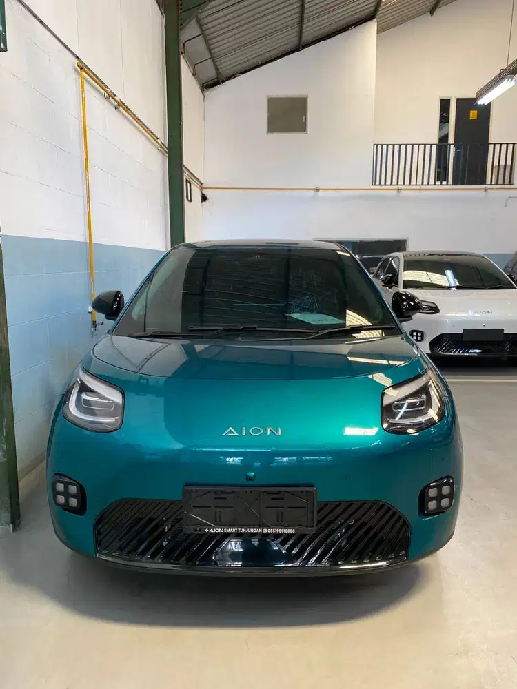 AION UT PREMIUM MOBIL LISTRIK PREMIUM HIJAU EMERALD