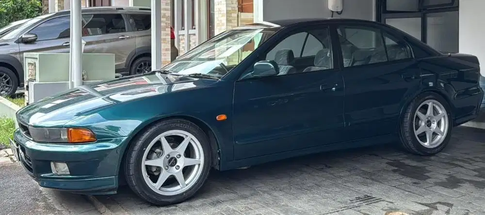 Mitsubishi Galant V6 AT Tahun 2000