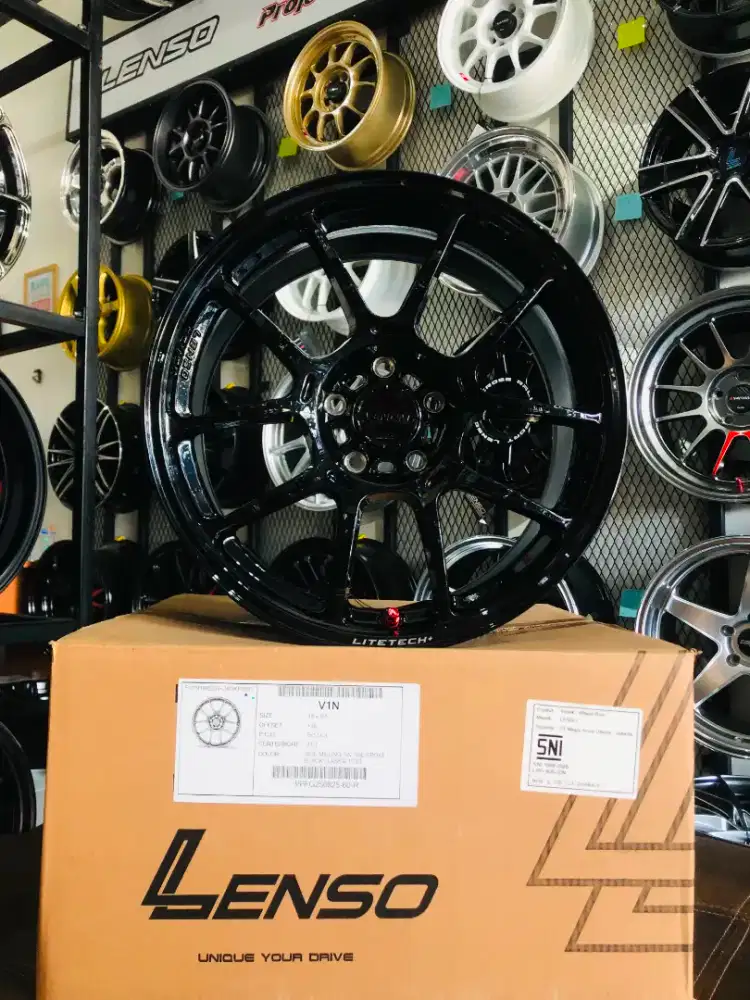 Velg lenso V1N r18 5x114 lbr8,5 et38
