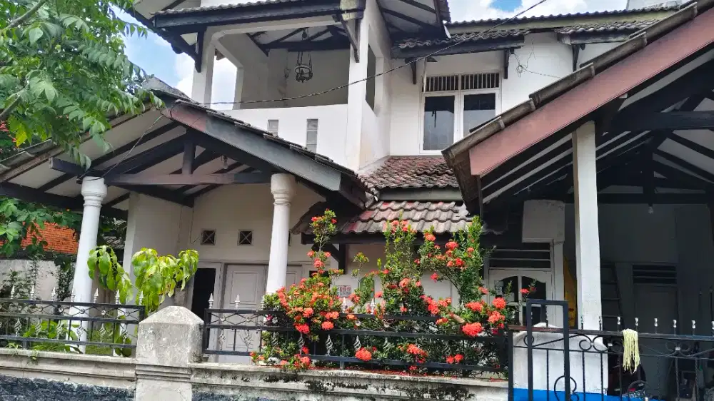 Rumah 2 tingkat