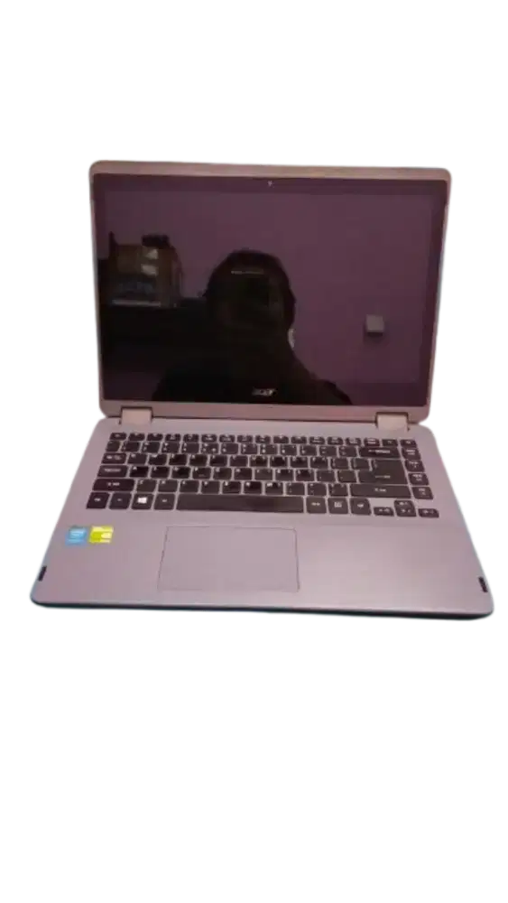 Laptop Acer core i7 dual VGA ram 8gb ssd 128gb