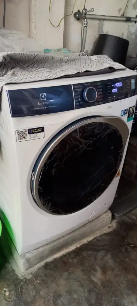 Mesin cuci elektrolux