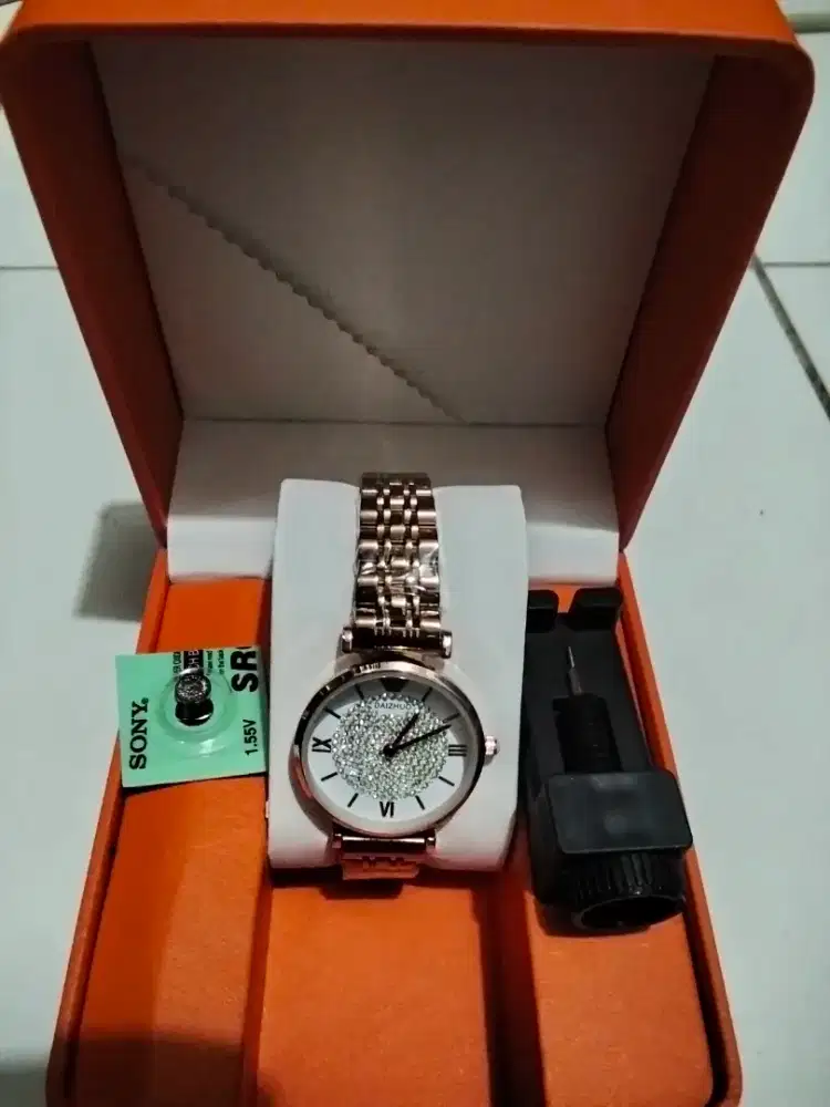 Jam tangan wanita