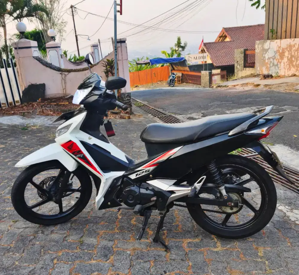DI JUAL SUPRA X 125 FI 2014 ISTIMEWA