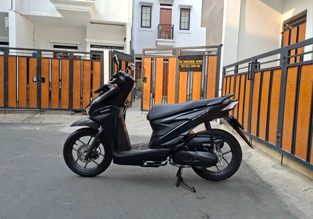 Honda Beat Deluxe Keyless CBS ISS MULUSSS Pajak Panjang