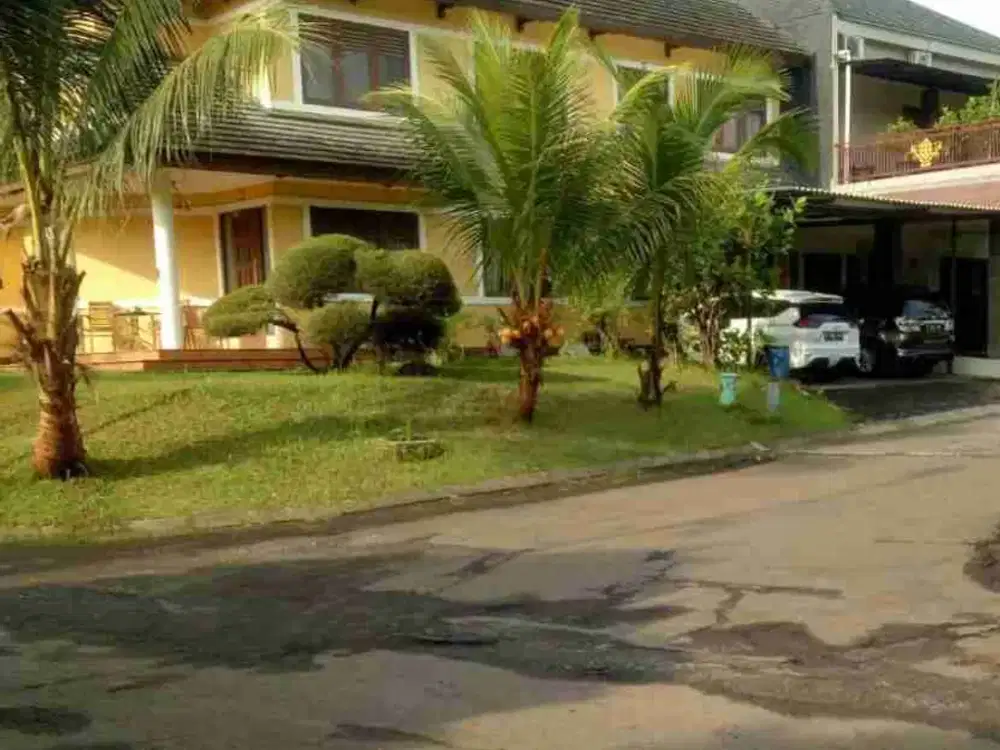 DIJUAL RUMAH MEWAH SIAP HUNI 2 LANTAI HOEK DI KOTA WISATA CIBUBUR
