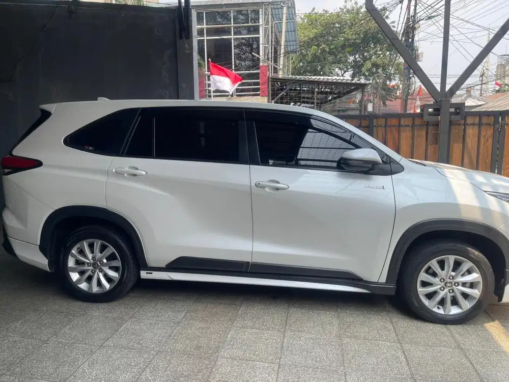 Toyota Innova Zenix 2.0 V Hybrid 2024