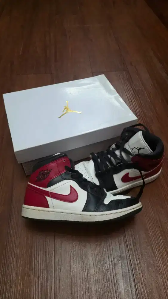 Sepatu anak / wanita Nike Air Jordan 1 MID Black Sail Gym Red Original