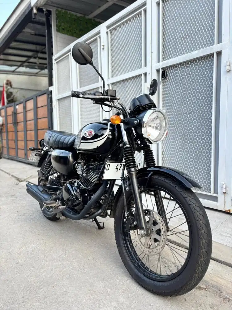Kawasaki W175 SE Black