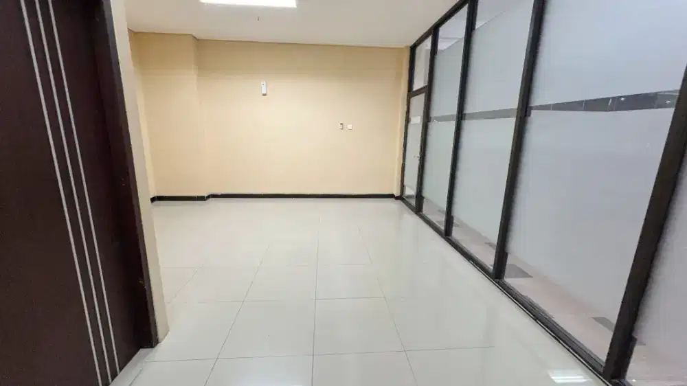 Di Kontrakkan Kantor Semarang 6071