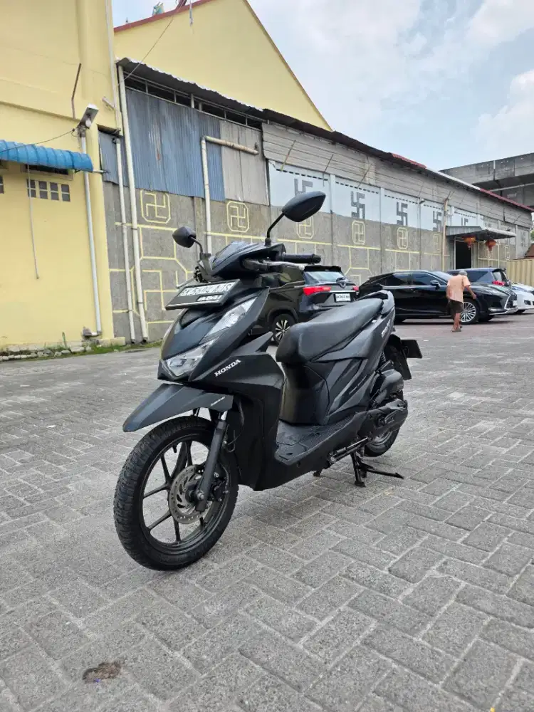 Honda Beat Deluxe CBS ISS Hitam 2021