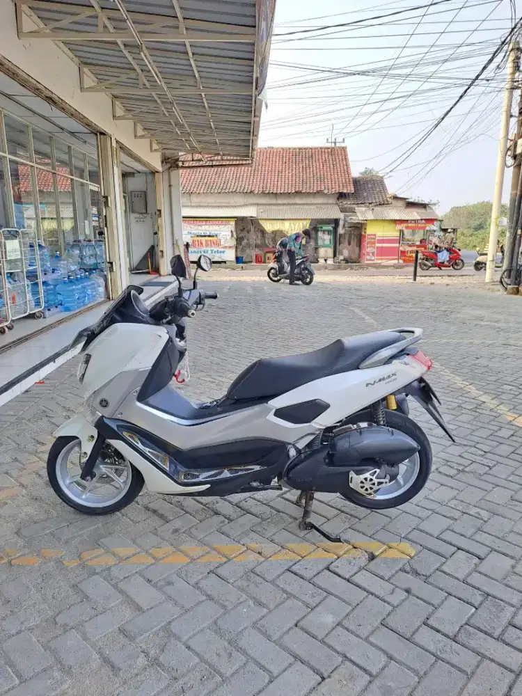 Yamaha Nmax 2019 putih