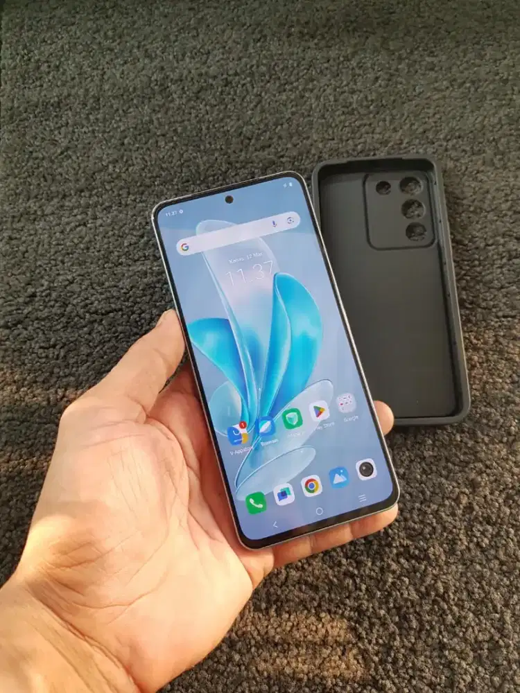Vivo V29e 5g NFc ram 8+8/256 hp charger