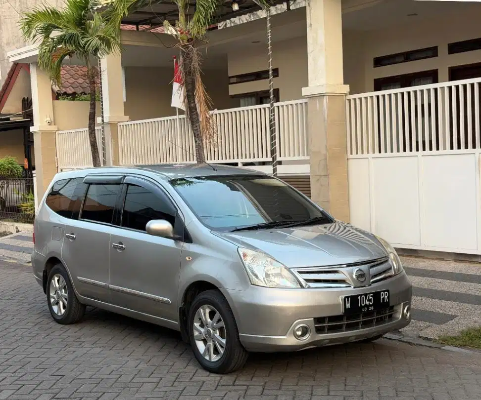 Grand Livina 1.5 XV Manual 2011 Km 82 rb orisinil