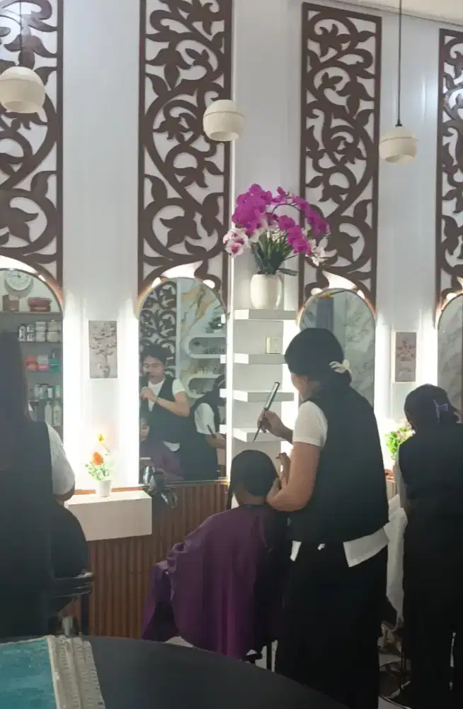 Di cari pegawai salon