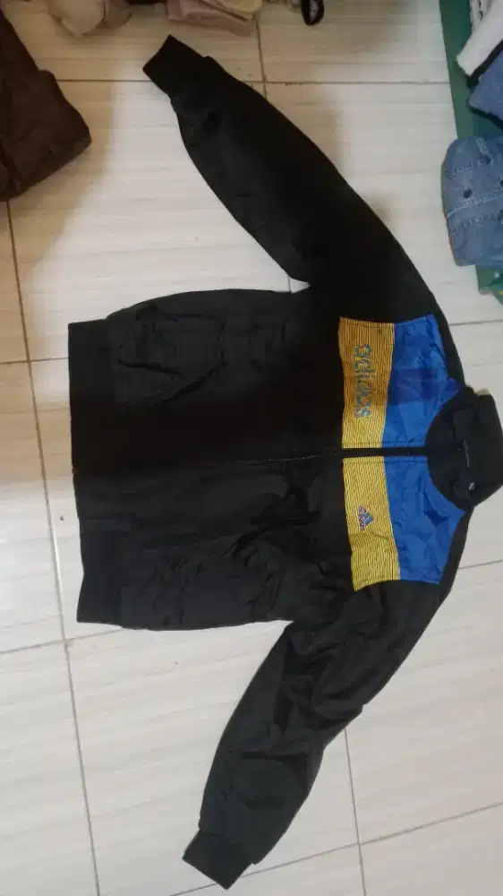jaket adidas bahan tebal