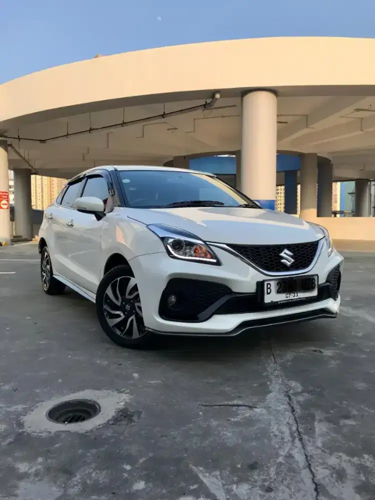Suzuki Baleno Hatchback AT Th 2021 White Kondisi Terawat Sekali!!