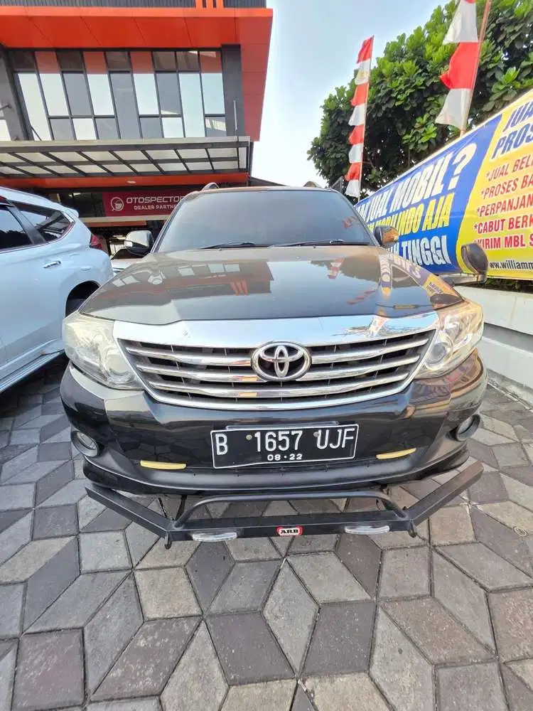 Toyota Fortuner G VNT Turbo 2.5L Diesel A/T 2012