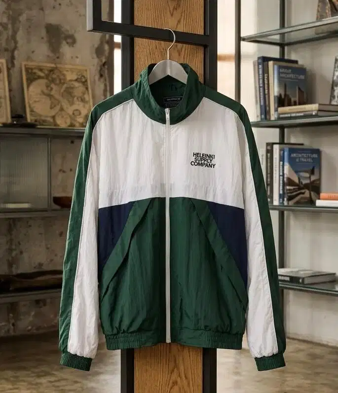 Jacket Crinckle Tracktop merk Helsinki size XL