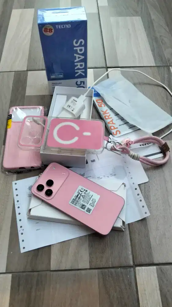 Spark tecno 50 bloom pink