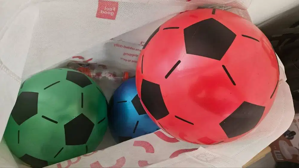 Bola Plastik Warna Warni (5 buah)