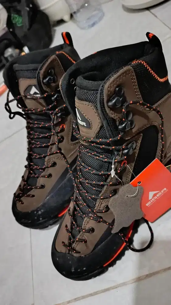 Sepatu Eiger Hiking Baru