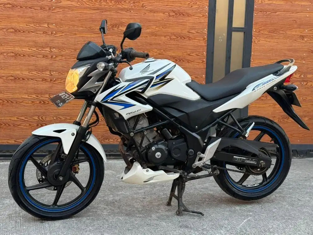 Honda cb150r 2014 lengkap ab