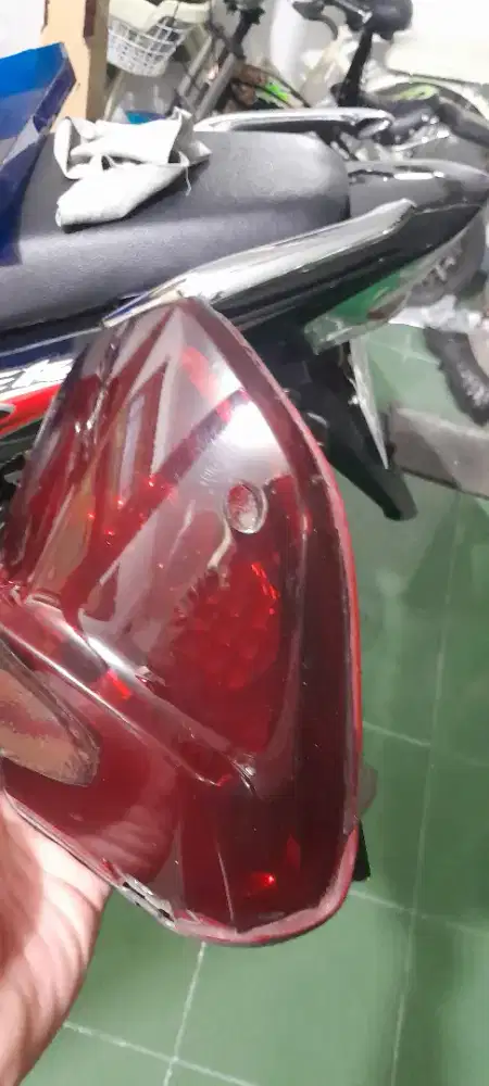 Lampu belakang tiger revo 2008 original