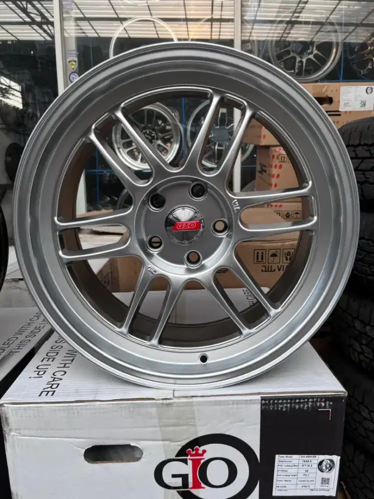 Enkei rpf1 ring 18x8,5 pcd 5x114,3 ET 35 innova ertiga crv