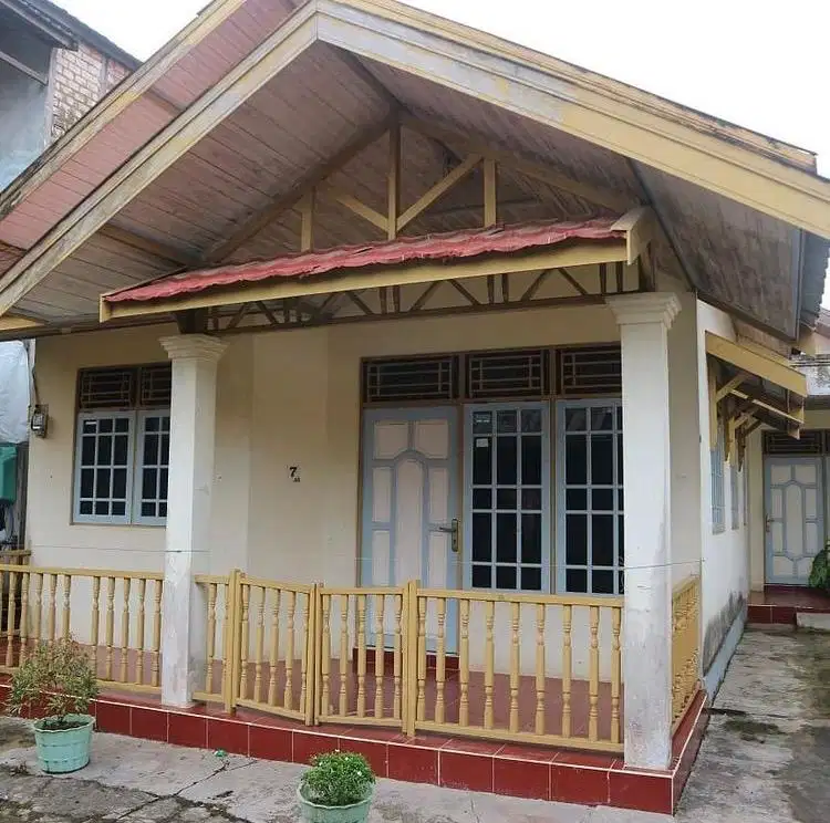 Dijual rumah Gatot Subroto Lokasi Strategis