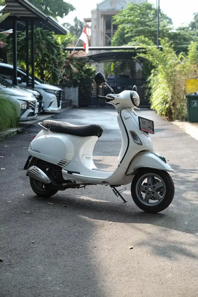 VESPA LX 150cc PUTIH