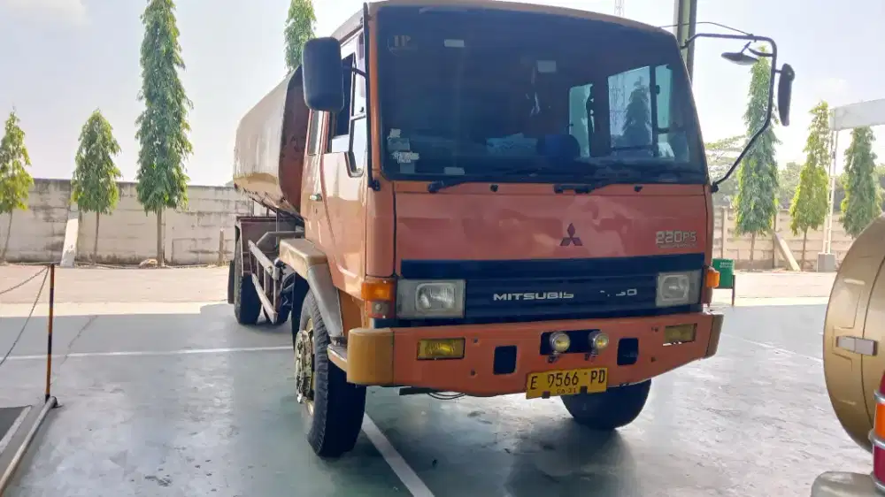 Mitsubishi Fuso Tangki FM517HS 4x2 MT