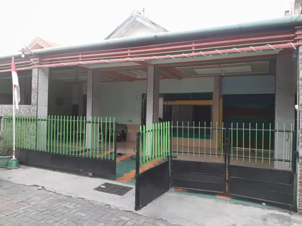 RUMAH TENGAH KOTA DI JALAN PURWOSARI DR. CIPTO