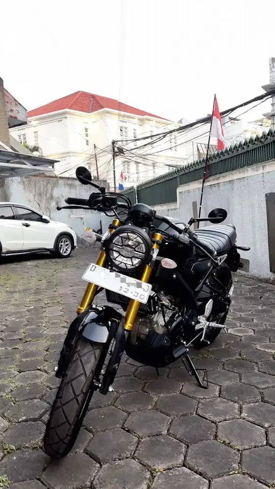 Yamaha XSR 155 Hitam Gold 2025