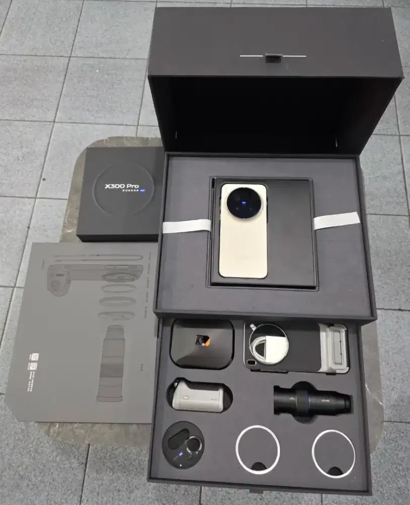 Vivo X300 Pro 16/1TB with Photography kit