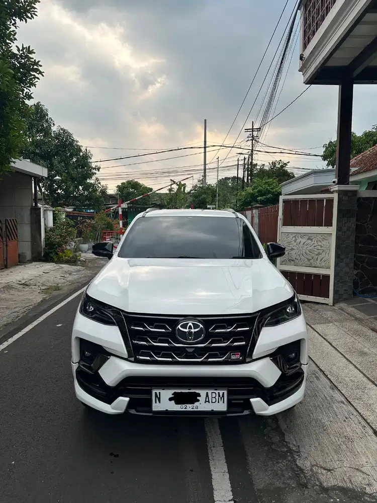 Fortuner 2.8 GR Sport (Very Low KM) tgn pertama terawat pribadi