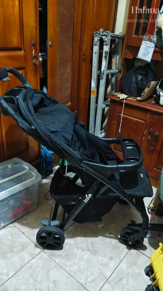 Stoller joie jarang pakai msh ada dus dan buku