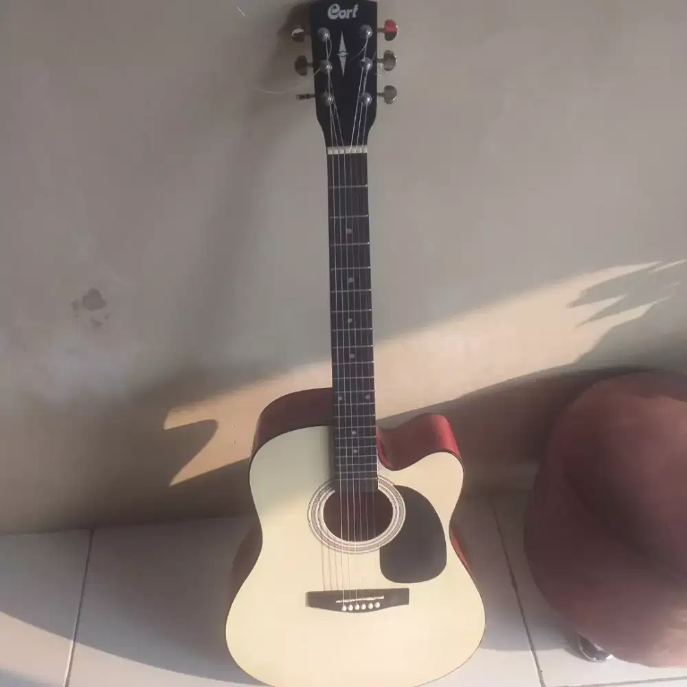gitar bekas baru 3 bulan