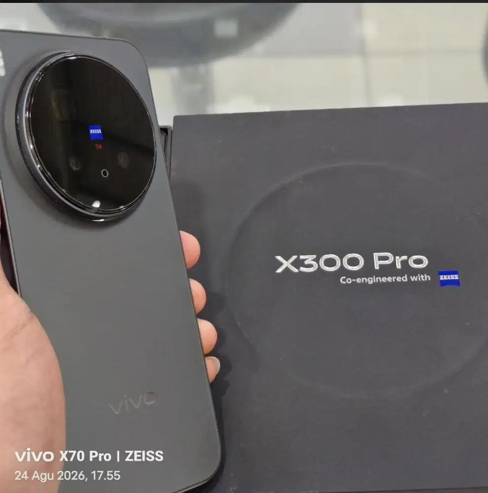Vivo x300 pro 16/512 garansi on 2027