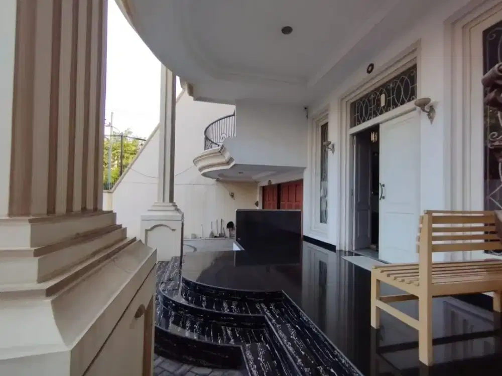 Rumah Mewah Butuh Cepat Laku di Ddharmahusada Indah Barat Dktkertajaya Gm Pakuwon