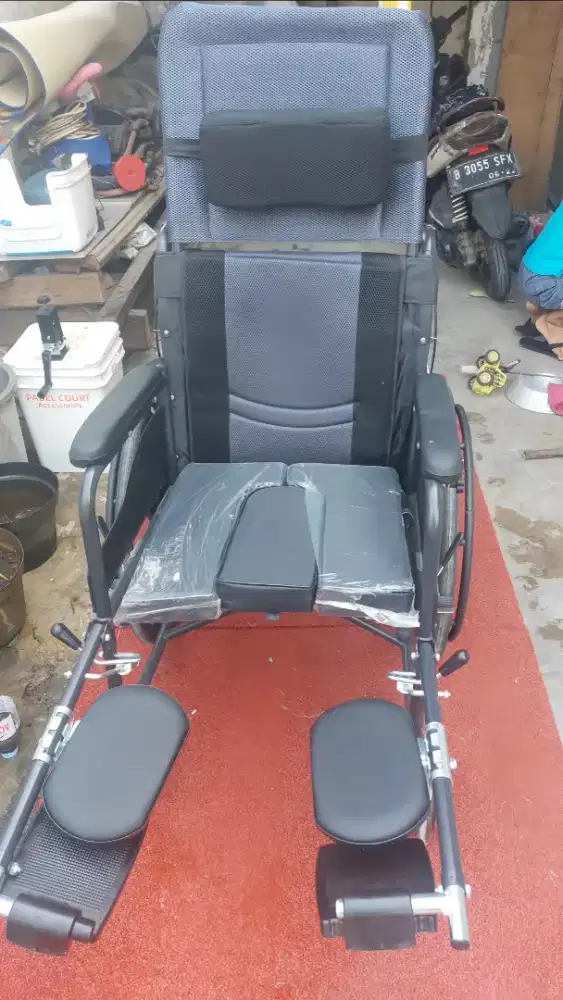 Dijual kursi roda like new
