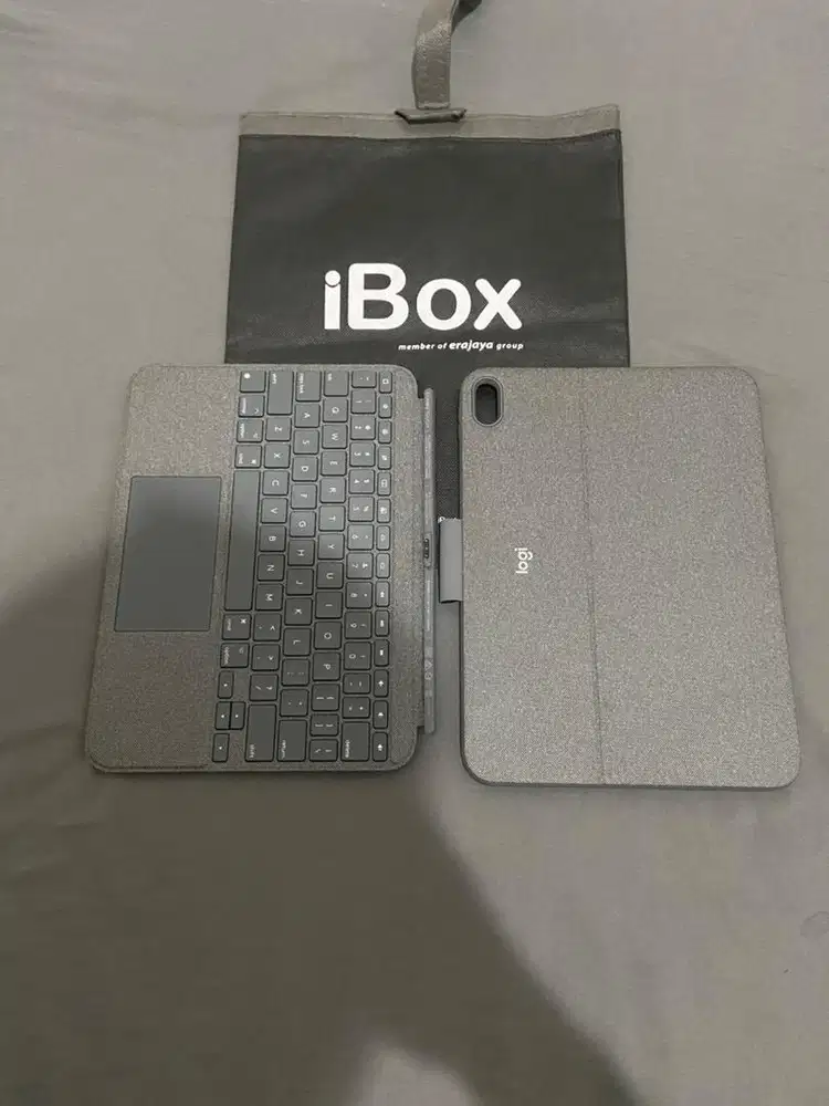 Keyboard Logitech Combo Touch Case Backlit For ipad 10 dan 11 A16