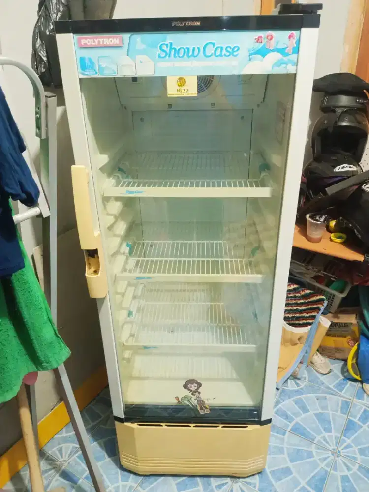 Showcase / Kulkas Minuman Polytron 1 Pintu (Bekas, Siap Pakai)