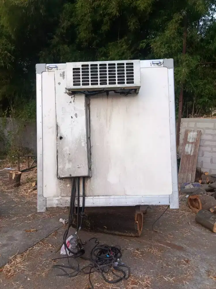 Dijual box freezer fullset dan pendingin merk Denso beku bagus masih