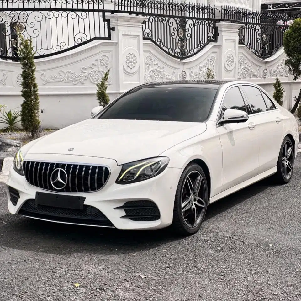 (CASH) Mercedes Benz E300 AMG W213 2017