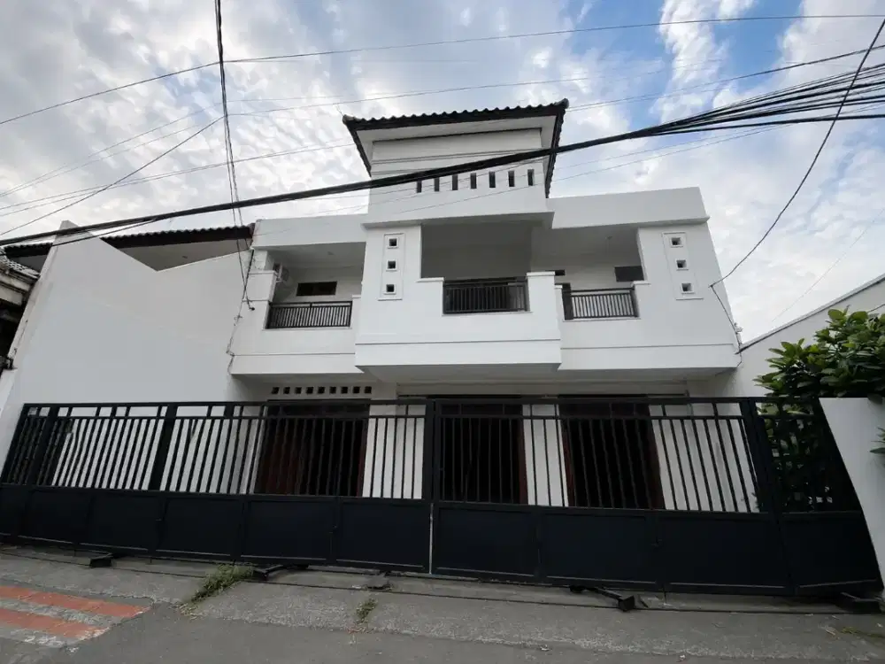 DIJUAL RUMAH SIAP HUNI MODEL MINIMALIS 2 LANTAI DI SIDOSERMO, SURABAYA
