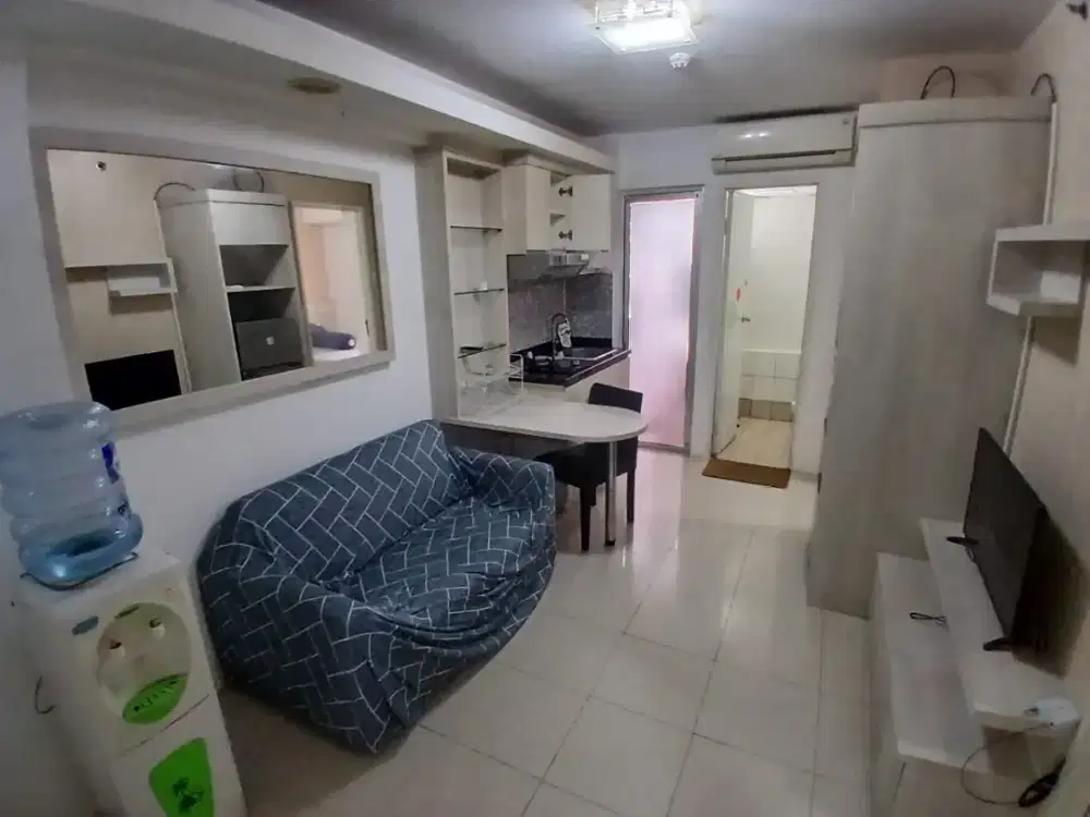 Unit sewa tipe 2BR fullfurnish view pool Bassura City