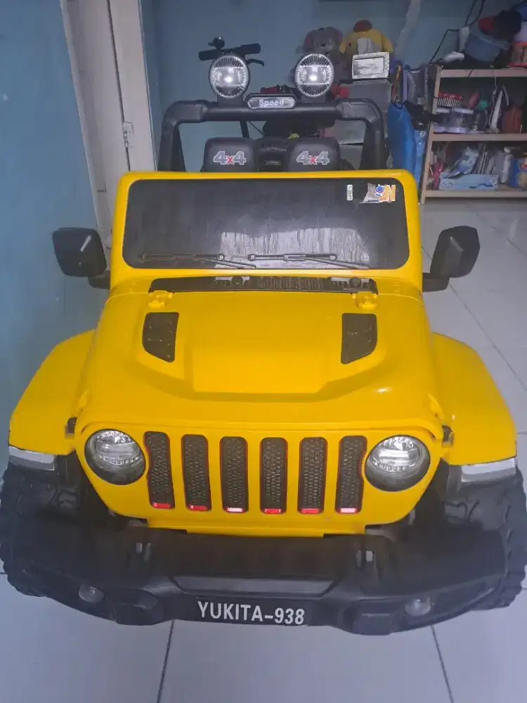 Mobil mobilan anak anak tipe jip